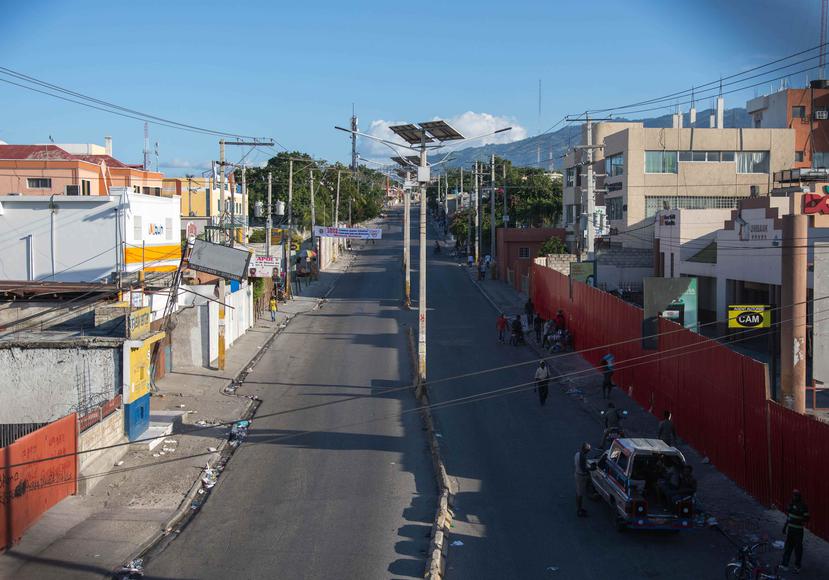 Tras varios días de enfrentamientos entre los manifestantes y la Policía, las calles de la capital haitiana, Puerto Príncipe, regresaron a la calma. (EFE)