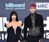 Megan Fox, a la izquierda, está comprometida con el músico Machine Gun Kelly desde enero de 2022.