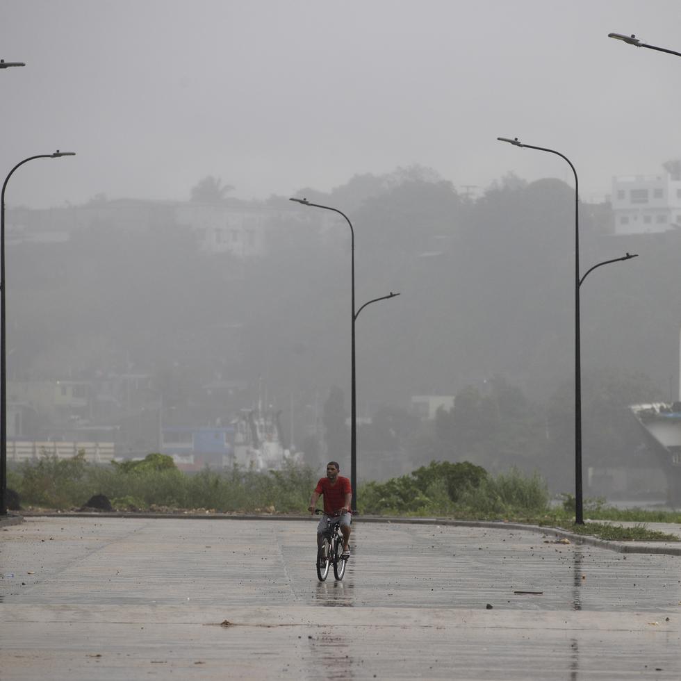 Una persona murió en República Dominicana a causa de la tormenta tropical Franklin, que este miércoles tocó tierra en el sur del país.