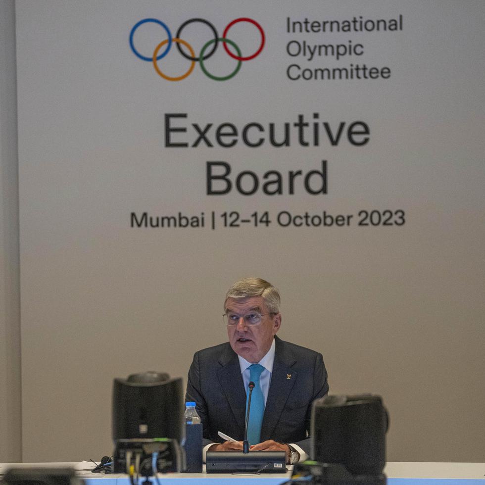 El presidente del Comité Olímpico Internacional (COI), Thomas Bach, habla en el primer día de la reunión del comité ejecutivo en Mumbai, India.