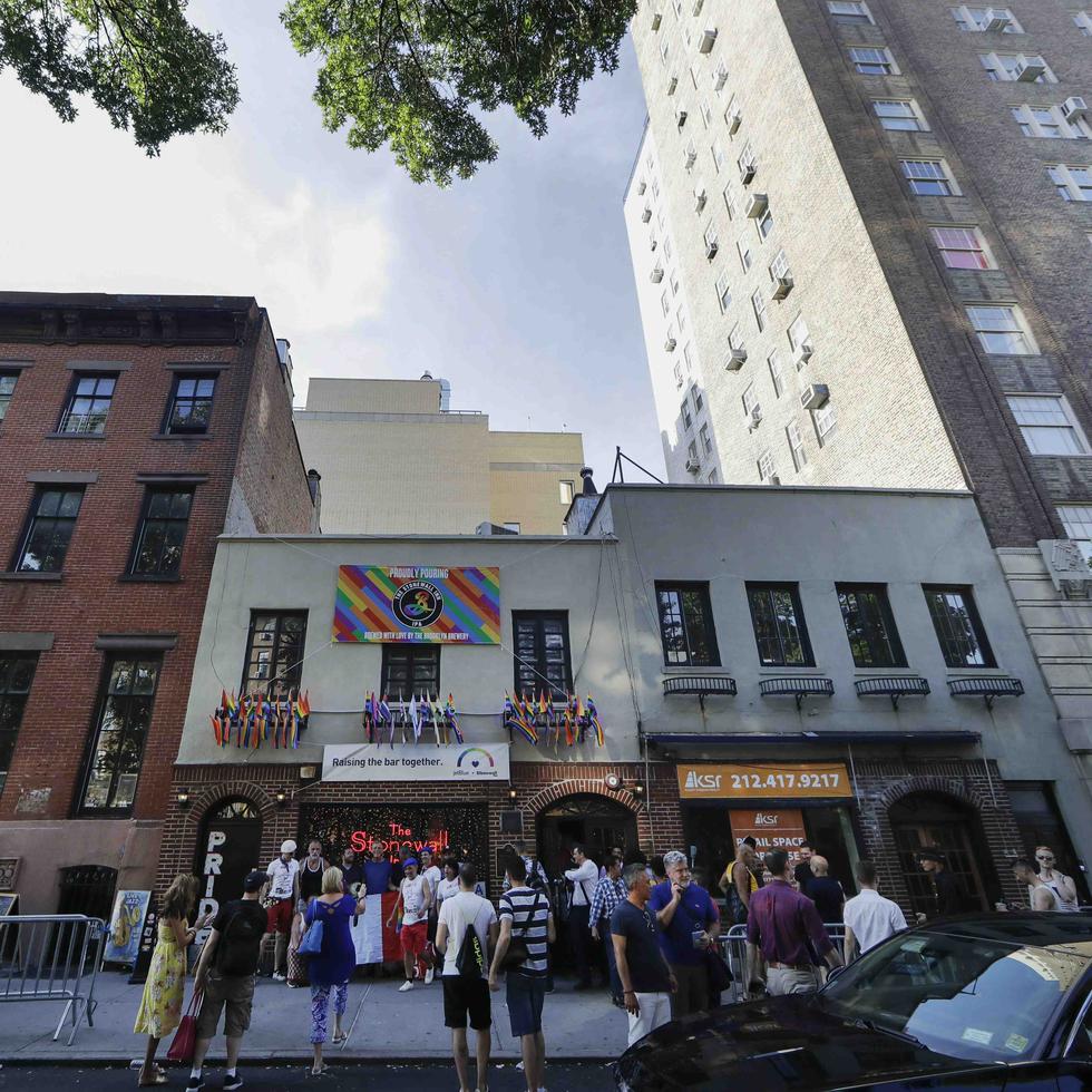 El Stonewall Inn es ahora un punto de referencia en la ciudad y parte del Monumento Nacional de Stonewall. (AP/Frank Franklin II)