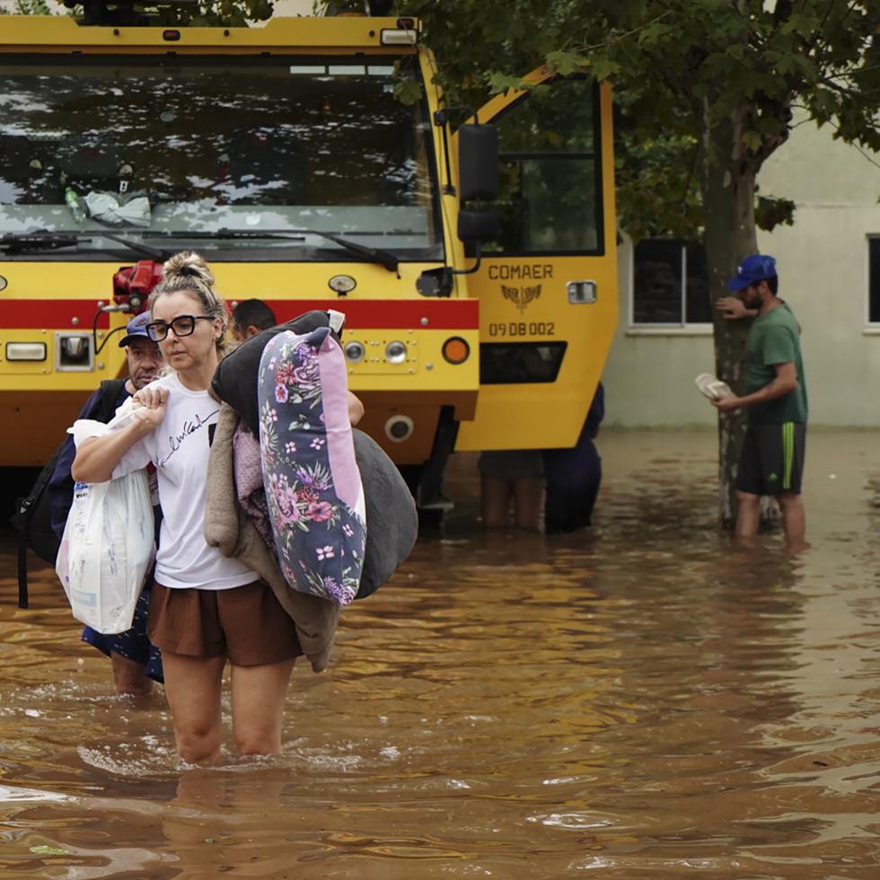 Los daños por las lluvias obligaron a más de 88,000 personas a abandonar sus viviendas.