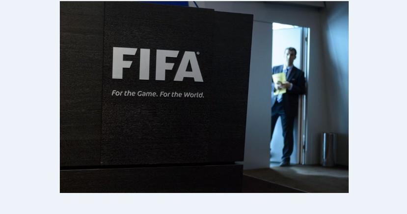 Visa se convirtió en el primer patrocinador que envía una advertencia a la FIFA desde que estalló el mayor escándalo de los 111 años de historia del organismo que gobierna el fútbol mundial. (AFP)