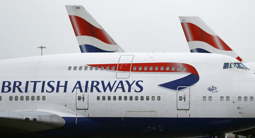 Aviones de British Airways estacionados en el Aeropuerto de Heathrow en Londres. (AP / Frank Augstein)