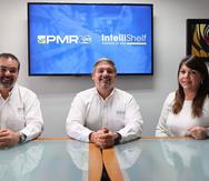 De izquierda a derecha Tony Cabrero, vicepresidente; Francisco Cabrero, presidente,; y Joan Cabrero, vicepresidenta de operaciones de Professional Market Research.