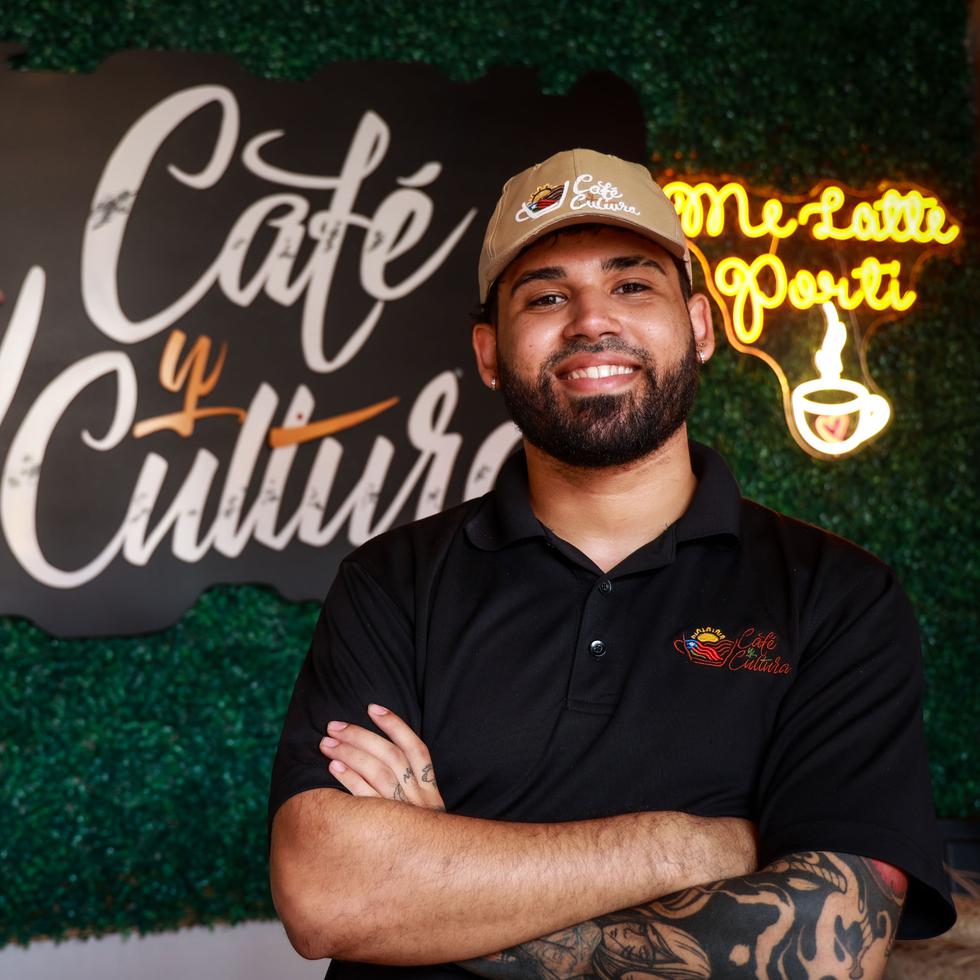 Jacob Soto Anaya, propietario de Café y Cultura.