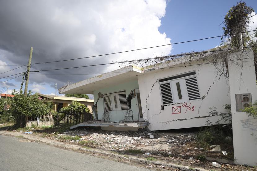 Una de las casas afectadas por el terremoto de enero de 2021 en la barriada La Esperanza, en Guánica.
