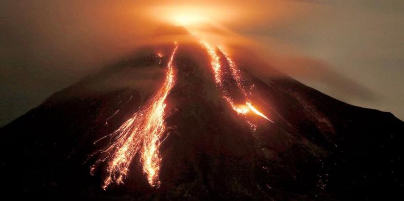 Varios volcanes, entre ellos el Momotombo, están en erupción en Nicaragua.