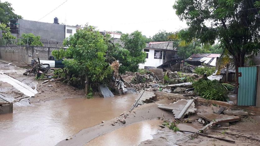 Vista general de los destrozos causados por el huracán Max a su paso por el poblado de San Marcos, en la costa chica de Guerrero, México.  (EFE)