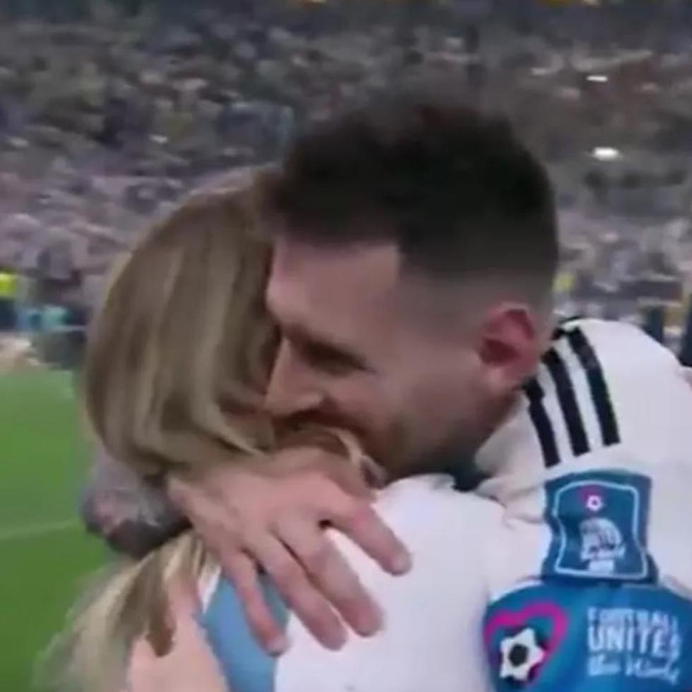 El abrazo de Lionel Messi con Antonia Farías.