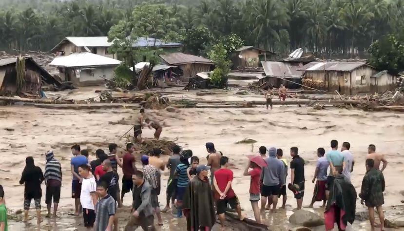 Un alto número de personas muertas o desaparecidas se reportaron en Lanao del Norte y Lanao del Sur, donde los golpes de agua arrastraron residencias a las orillas de los ríos. (Aclimah Disumala vía AP)