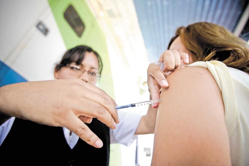 El gobierno Chino espera que las vacunas superen la segunda fase de investigación para julio. (GDA)