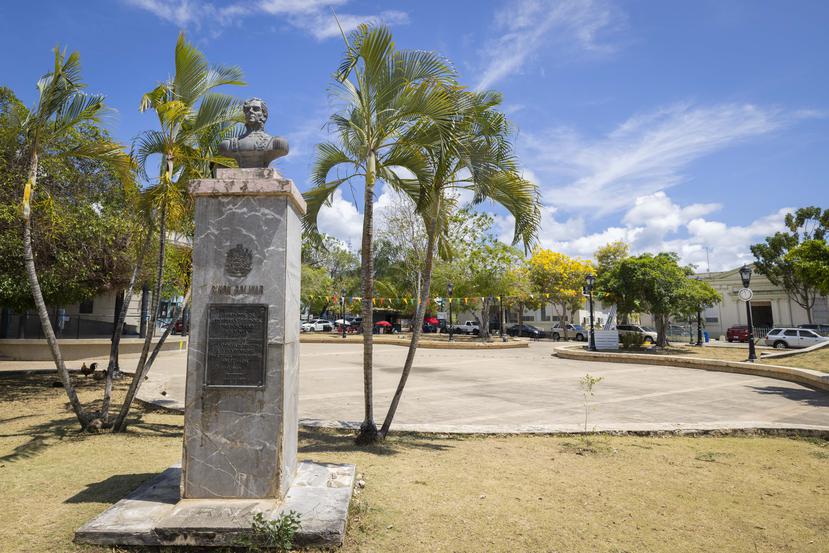 Bust of Simón Bolívar in Vieques’ Public Plaza.