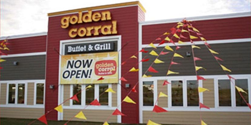 El primer Golden Corral abrió en  1973 en Fayetteville, Carolina del Norte, como un “steakhouse” familiar. (goldencorral.com/franchise/rei.asp)