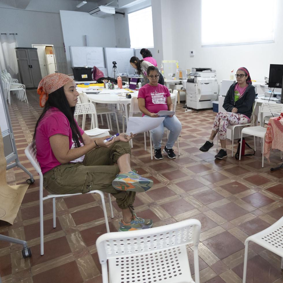 Participantes del primer taller de “La Ruta de las Mujeres”, un proyecto de apoderamiento político de Proyecto Matria que recorrió Puerto Rico, de cara a las elecciones 2024.
