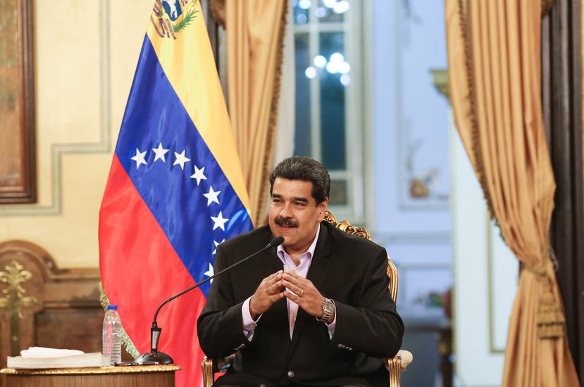 Nicolás Maduro participa en un acto de gobierno, donde recibe a funcionarios diplomáticos venezolanos procedentes del territorio estadounidense, en Caracas. (EFE)