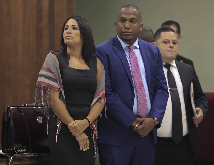 En la foto Soniel Torres Suárez, exdirectora de la oficina del exlegislador y su abogado Mario Moczó. (GFR Media)