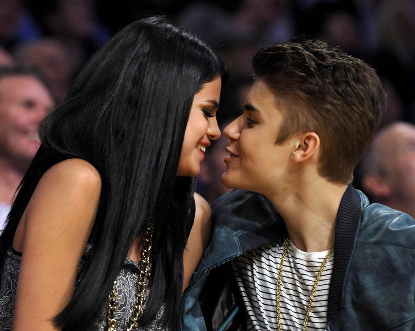 En esta foto de 2012 Selena y Justin Bieber eran novios. (EFE)