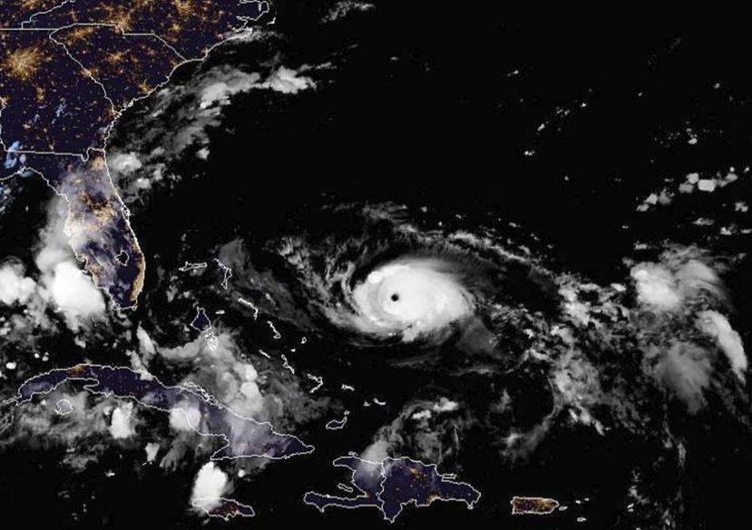 Imagen de satélite de Dorian a las 10:00 p.m. (NOAA)