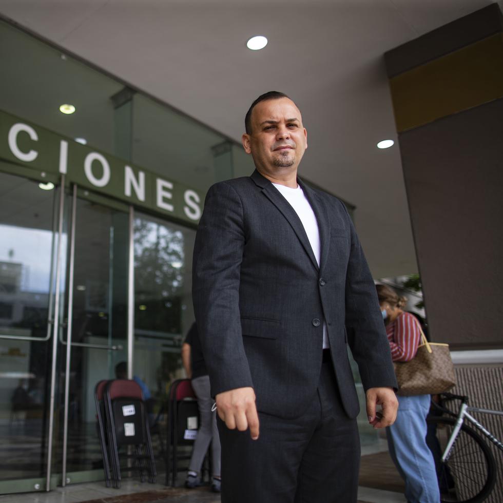 Héctor Joaquín Sánchez, ex comisionado electoral del Partido Nuevo Progresista, recibió la autorización para que se le extendiera una licencia sin sueldo y ahora es contratista en la Autoridad de Tierras.