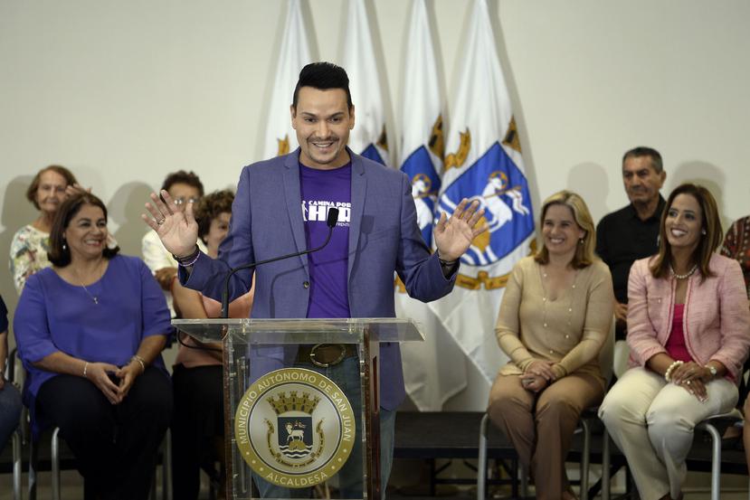 El cantante se convirtió oficialmente  en el padrino del nuevo Centro de Alzheimer que presentó el municipio de San Juan.