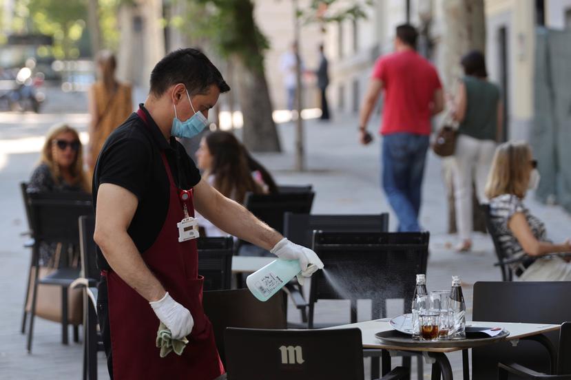 España acumula más de 337,000 contagios desde que registró el primer caso.