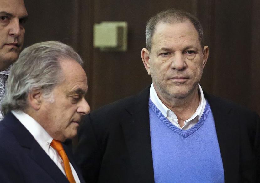 En esta foto del 25 de mayo del 2018, Harvey Weinstein, a la derecha, llega con su abogado Benjamin Brafman a su lectura de cargos en la Corte Penal de Manhattan, en Nueva York. (AP)