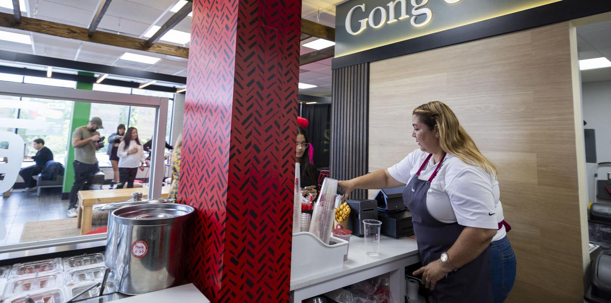 La inauguración de la primera tienda de Gong cha, una cadena de té de burbuja o “boba tea”, se da con la expectativa de que este mismo año abrirán otras cinco tiendas de té de burbuja, comenzando por un segundo establecimiento que abrirá en Plaza Atenas, en Manatí.