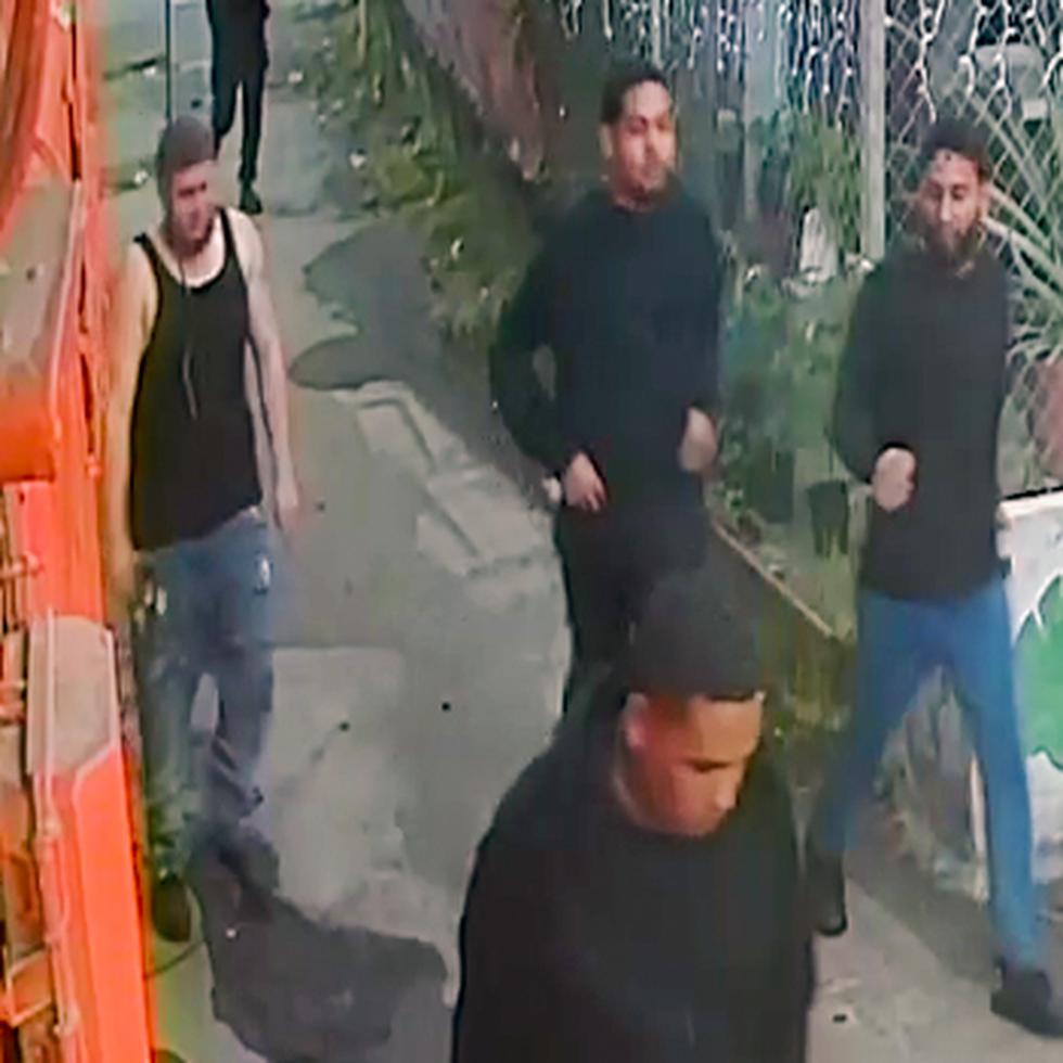 Una captura en video de varios de los implicados en el crimen.