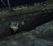 En esta imagen tomada del escaneo digital difundido por Atlantic/Magellan el jueves 18 de mayo de 2023, se observa la proa del Titanic, en el Océano Atlántico. (Atlantic/Magellan vía AP)