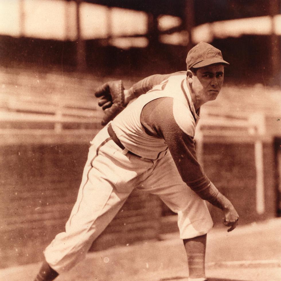 Hiram Gabriel Bithorn Sosa debutó en las Grandes Ligas con los Cubs de Chicago el 15 de abril de 1942.