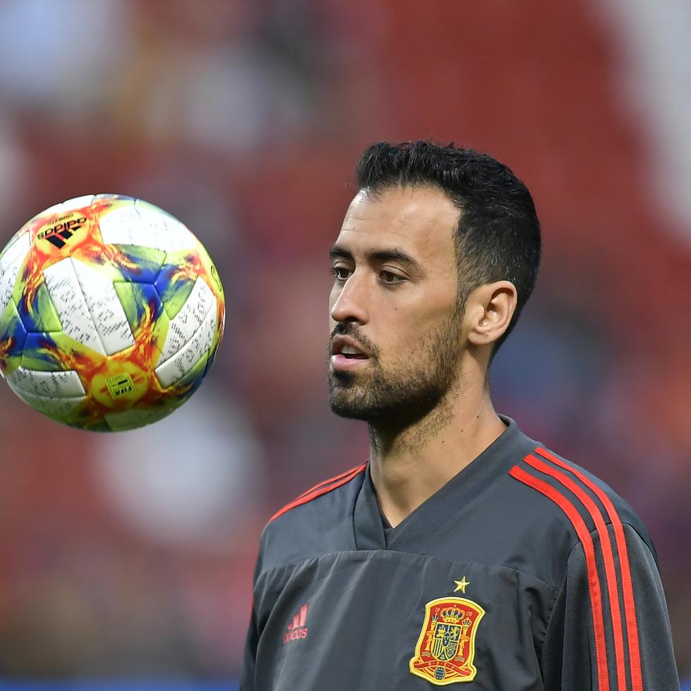 Sergio Busquets, capitán del seleccionado de España, dio positivo el domingo y su participación en la Eurocopa está en peligro.