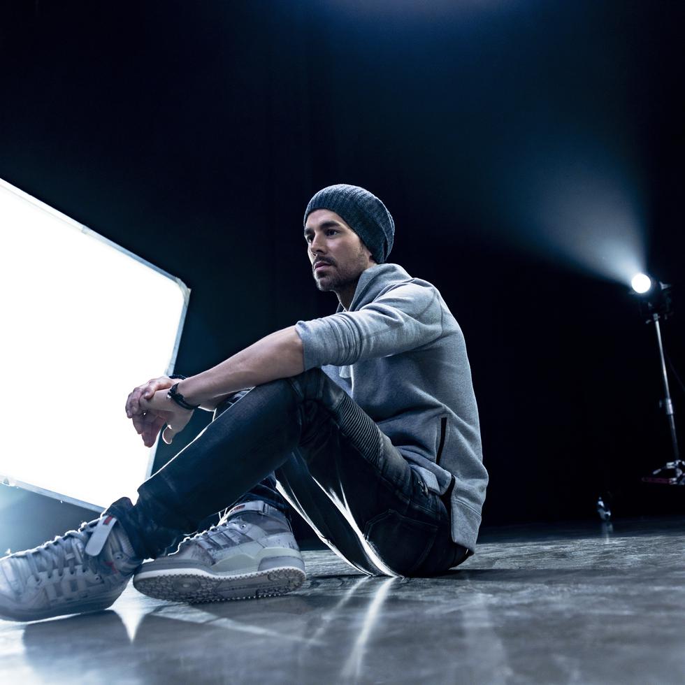 El álbum cierra la última etapa de Enrique como un artista tradicional, que la comenzó con 'Final Vol.1' en 2020.