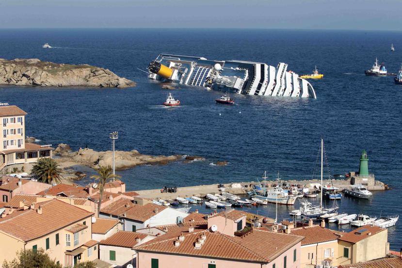 Costa Concordia se hundió en el Mediterráneo en 2012 cuando chocó con unas rocas al acercarse a la isla Giglio. (AP)