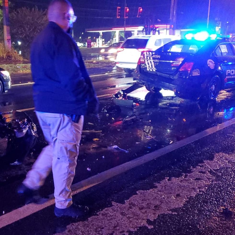 La conductora, que arrojó 0.228% de alcohol en el organismo, impactó la patrulla que esperaba por el cambio de luz en el semáforo de la carretera PR-2 en Aguadilla.