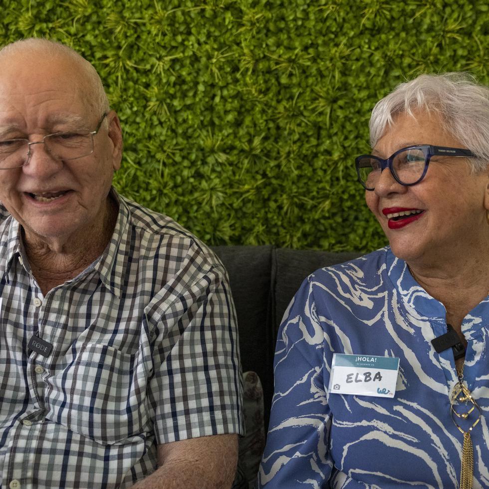 Hermelindo Rivera Báez, de 82 años, y Elba Iris García, de 77, están casados hace seis décadas y son parte del Clubhouse de Grown Ups.