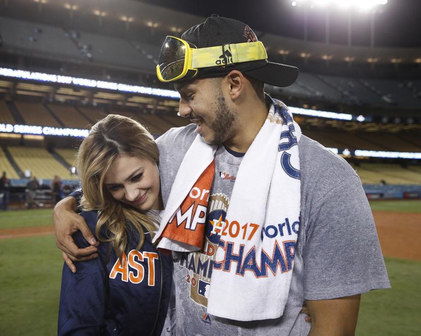 Daniella Rodriguez y Carlos Correa se comprometieron en 2017 inmediatamente después de que los Astros de Houston ganaran la Serie Mundial en el Dodger Stadium.