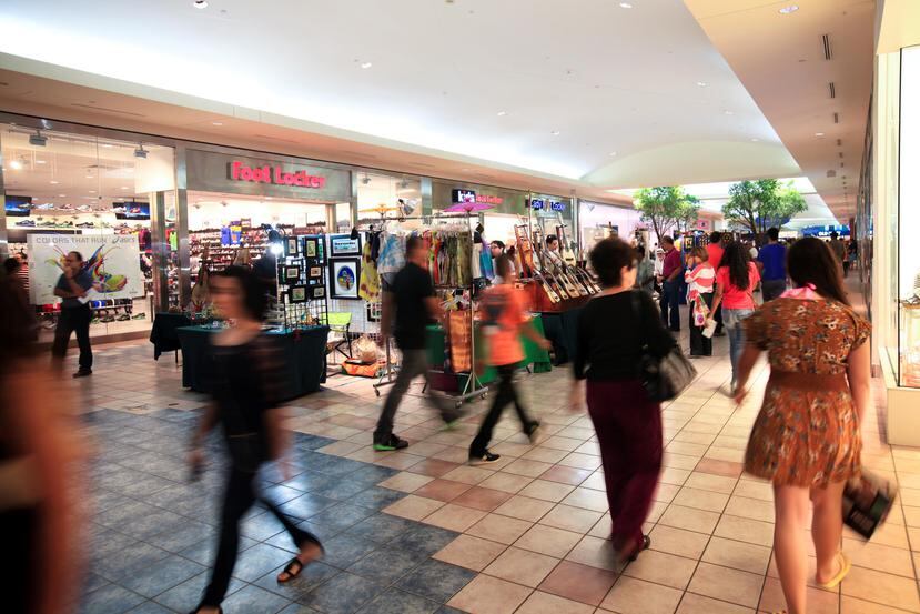 Al momento, el 50% de las tiendas en Plaza Las Américas (al lado y abajo) son de capital local. En Plaza Guayama, más del 60% de los negocios son operados por empresas locales. (GFR Media)
