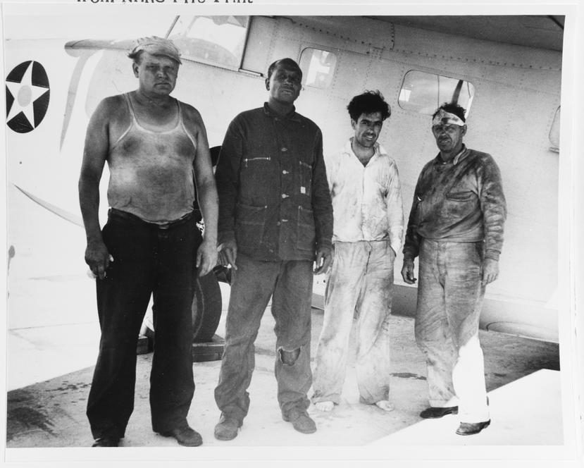Sobrevivientes del SS Cardonia fotografiados luego de ser rescatados y transportados hasta la base de Guantánamo, en Cuba. El SS Cardonia fue torpedeado y hundido por el submarino U-126 a las afueras de las costas de Haití.