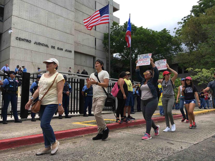 La manifestación fue convocada bajo el llamado de "Protestar no es un crimen” por el Movimiento Estudiantil del recinto de Río Piedras de la UPR.