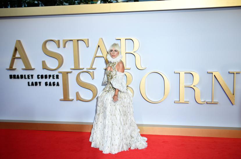 Lady Gaga llega a la premier de la película "A Star Is Born" en Londres. (EFE)