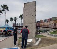 El pedazo del muro de Berlín fue instalado en Tijuana a mediados de agosto.