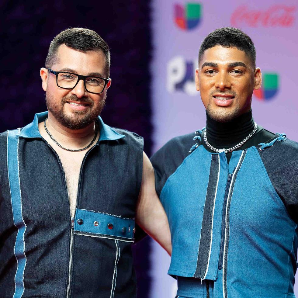 Juan Figueroa y Luis Morales en la alfombra roja de Premios Juventud.