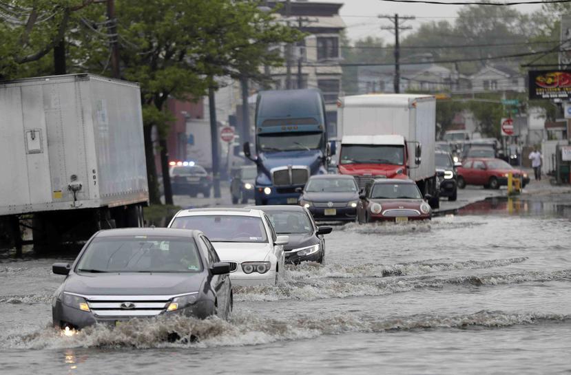 El Servicio Meteorológico Nacional indicó que en Central Park cayeron tres pulgadas de lluvia, un récord para un 5 de mayo. (AP)