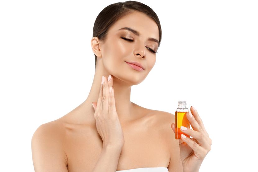 En la cosmética moderna, los productos oleosos lo mismo se utilizan para la limpieza que para la hidratación profunda de la piel. (Shutterstock)