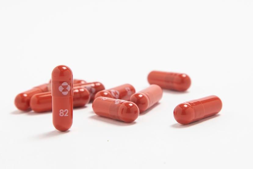 De recibir aprobación por parte de la Administración de Medicamentos y Alimentos federal (FDA), la pastilla Molnupiravir sería el primer tratamiento antiviral oral contra el COVID-19.