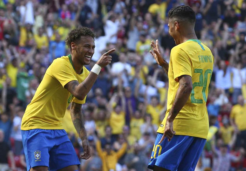 Neymar se lesionó el pie derecho en un encuentro con el Paris Saint-Germain y se sometió en marzo a una cirugía en Brasil. (AP)