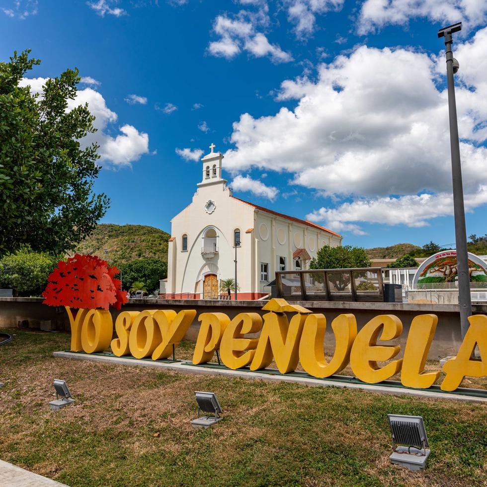 A “Yo soy Peñuelas” sign in the Public Plaza in front of the San José Church in Peñuelas.