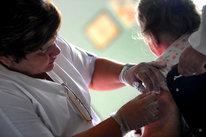 Hay centros de vacunación alrededor de toda la isla, indicó Salud. (GFR Media)