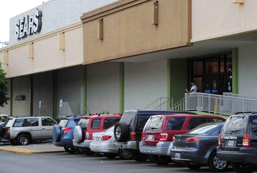Sears invirtió $3 millones en la limpieza de la estructura en Santa Rosa Mall, y había comenzado a reconstruir el techo, pero detuvo los trabajos cuando la matriz Sears Holdings radicó quiebra en octubre de 2018. (Shutterstock)
